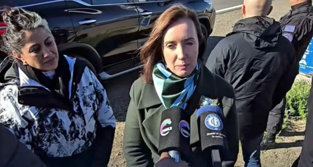 Victoria Villarruel durante su recorrida por Santa Cruz