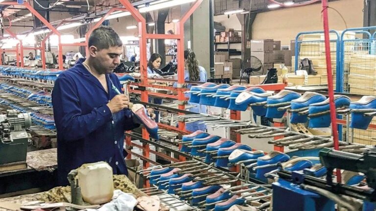 Fábrica de botines Lotto en Valle Viejo, Catamarca