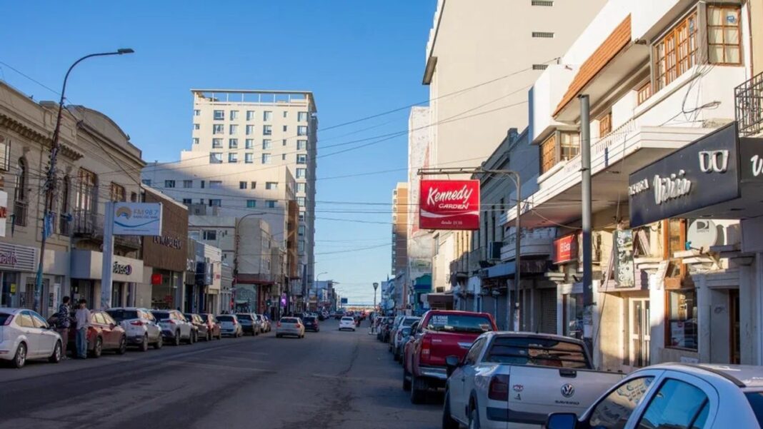 Local de indumentaria deportiva vacío en Comodoro Rivadavia