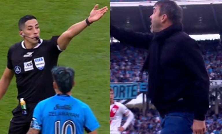 Eduardo Coudet gesticula durante la final del Torneo Apertura 2026 en el estadio Mario Alberto Kempes