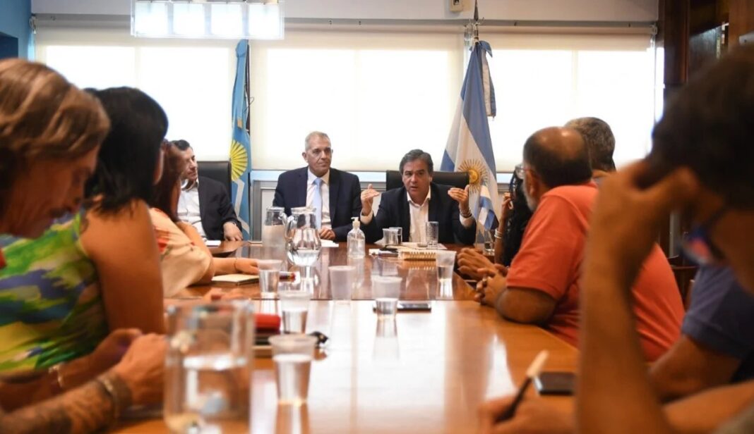 Reunión de paritaria docente en el Ministerio de Educación del Chubut