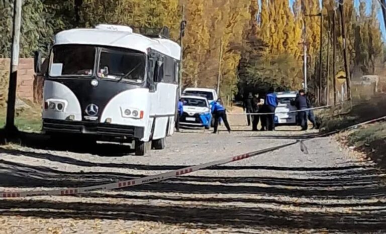Vista de la calle 11 Bis en Vista Alegre Sur, Neuquén, donde ocurrió el ataque a tiros