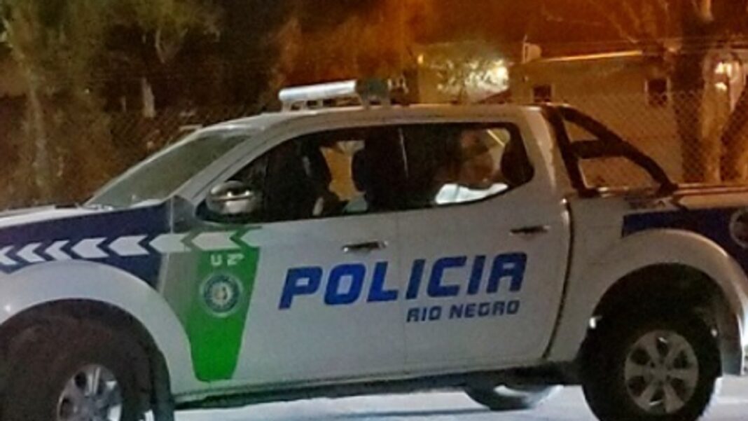 Operativo policial en la intersección de Avenida Menguelle y Circunvalación en Cipolletti tras el siniestro vial
