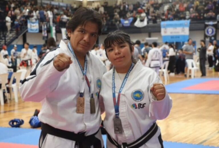 Olivia Cardoso Díaz entrenando taekwondo