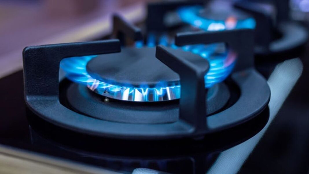 Imagen ilustrativa de una factura de gas y un termómetro