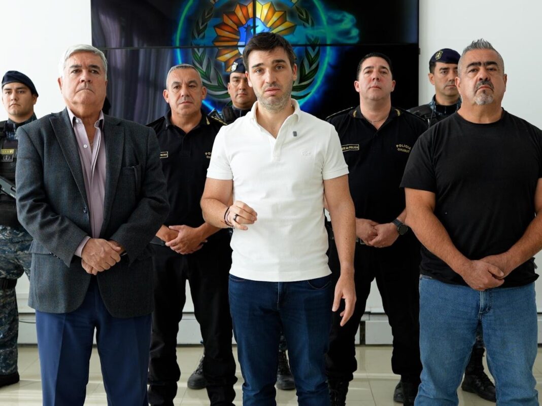 Gobernador Ignacio Torres en conferencia de prensa sobre Ley Antimafia