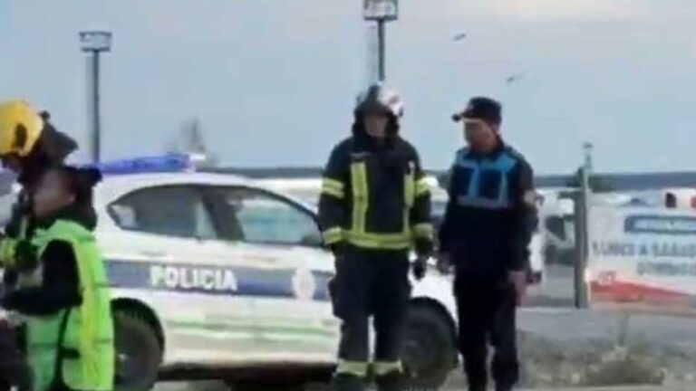 Operativo de emergencia en la Ruta Nacional 3 tras el accidente fatal entre un auto y una moto