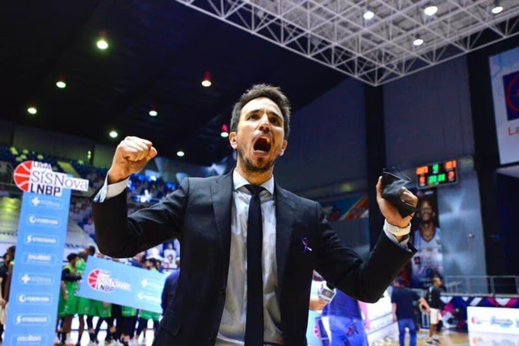 Nicolás Casalánguida en Comodoro Rivadavia junto al equipo de Gimnasia