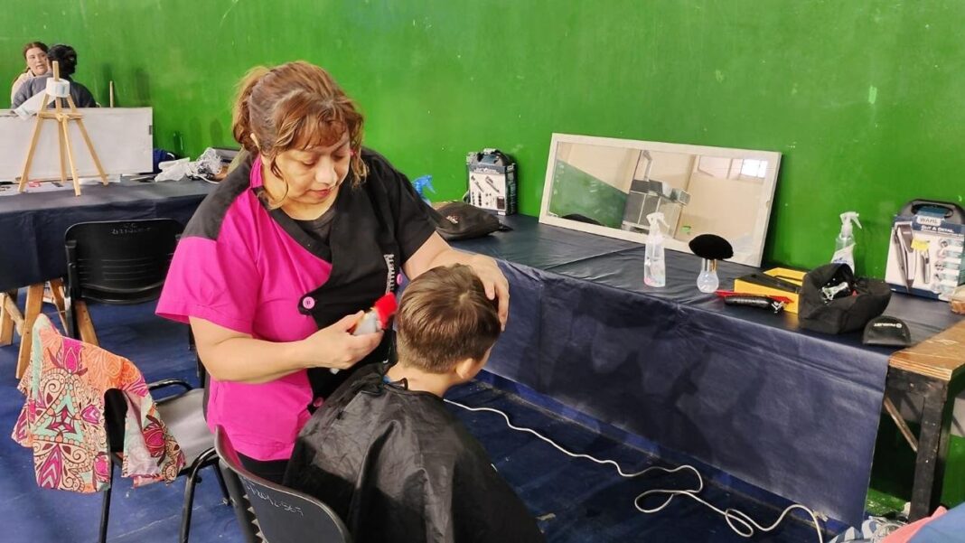Cartel de actividades gratuitas por el Día del Padre en Comodoro Rivadavia