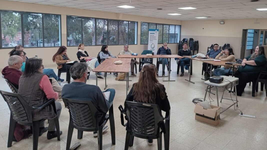 Imagen ilustrativa de un conversatorio virtual sobre cooperativismo en Chubut