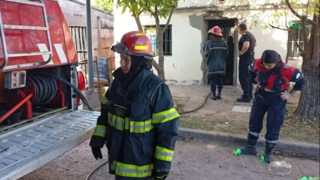 Vivienda incendiada en el barrio San Marcos de Corrientes