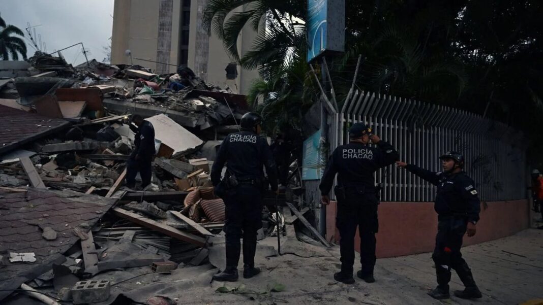 Edificios dañados tras terremotos en Venezuela