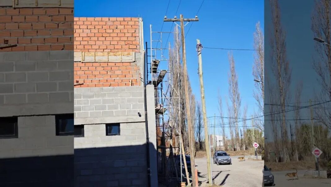Obra en construcción en Plottier donde ocurrió el accidente eléctrico
