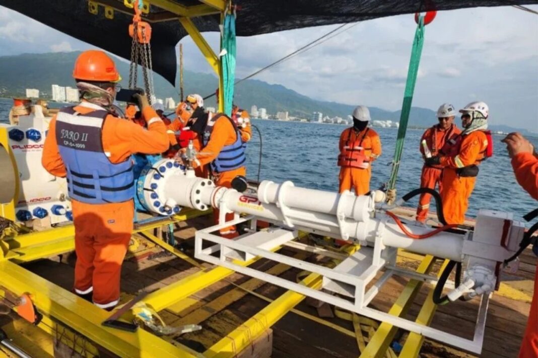 Remolcador BG Warrior de Bahía Grande en operaciones de apoyo marino para obra submarina de GNL en Golfo San Matías