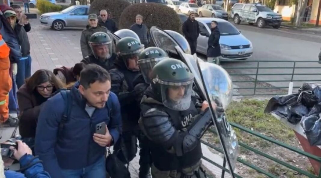 Incidentes en el Foro Austral de La Libertad Avanza en Río Gallegos