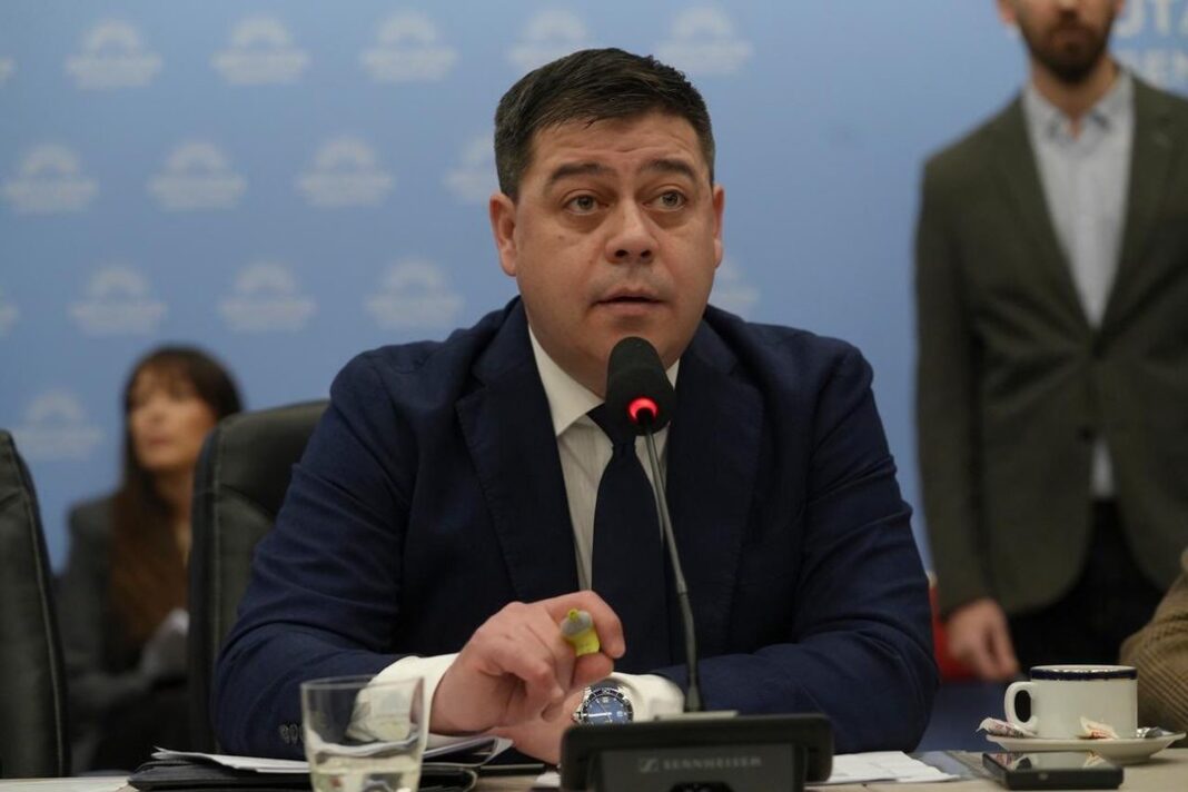 Diputado nacional César Treffinger en reunión de comisión