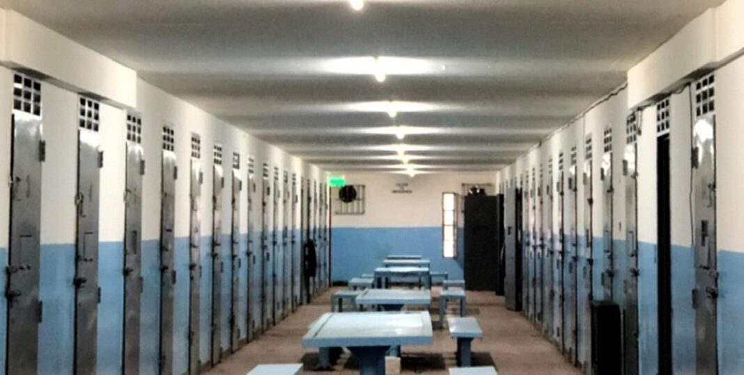 Control de ingreso en la Unidad Federal N° 6 de Rawson