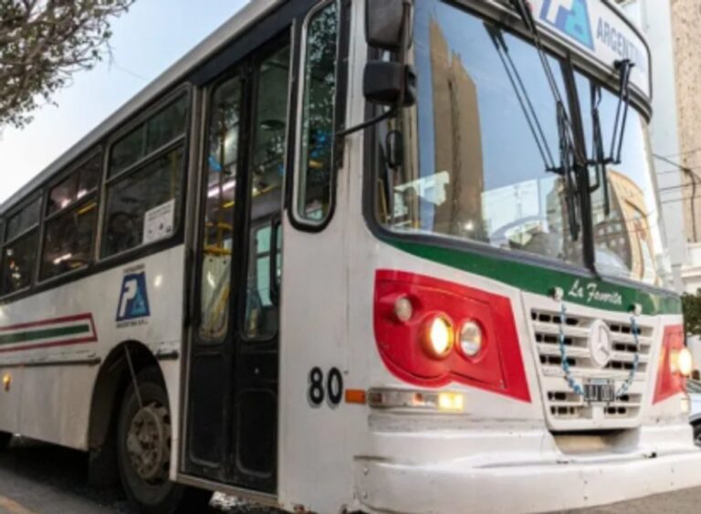Colectivo de la línea 19 de SolBus en Comodoro Rivadavia
