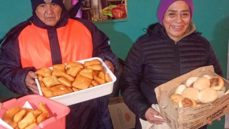 Camioneros varados en Zapala reciben donaciones de alimentos