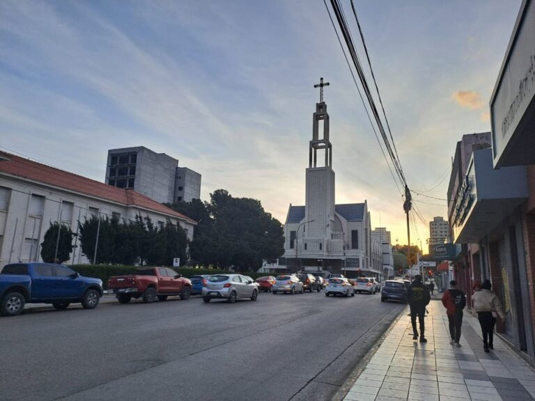 Termómetro marcando temperatura bajo cero en Comodoro Rivadavia
