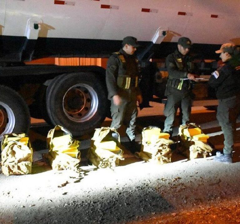 Camiones cisterna utilizados para transportar cocaína