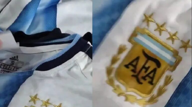 Camisetas de la Selección Argentina con cuatro estrellas bordadas sobre el escudo