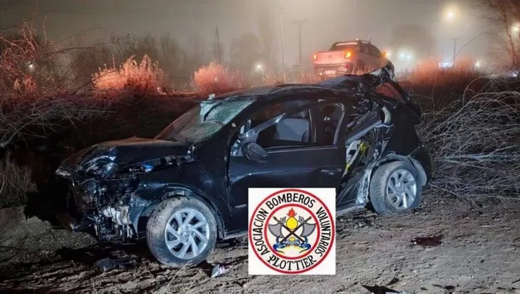 Vehículo con daños tras accidente en la Ruta Nacional 22