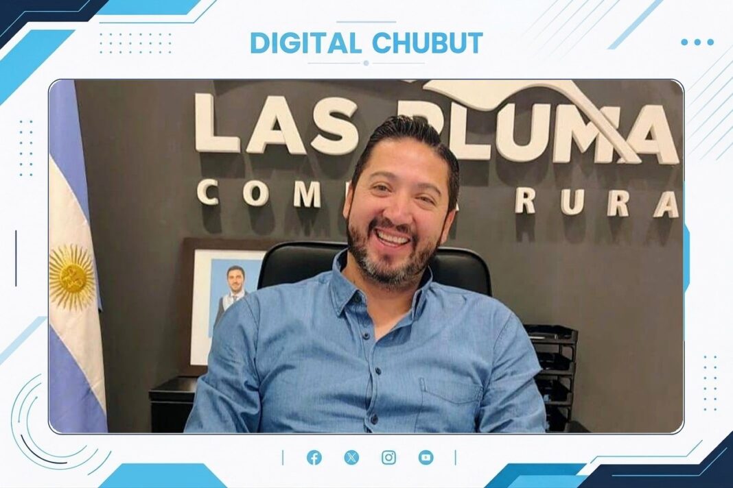 Sergio Bowman durante el anuncio del gas por red en Las Plumas