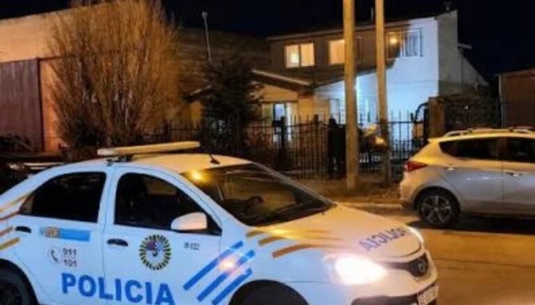 Vivienda en calle Hipólito Yrigoyen al 100 en Río Grande donde fue hallado el policía