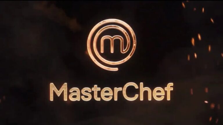 Maru Botana cocinando en un programa de televisión