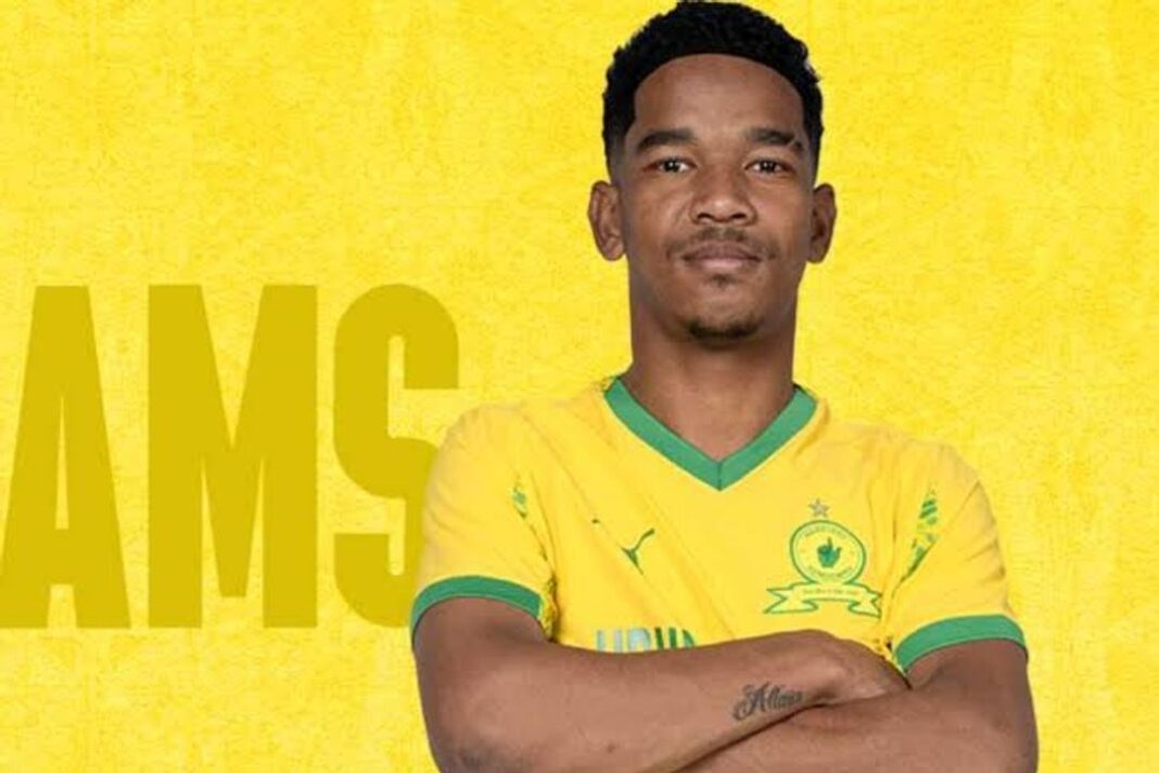 Jayden Adams, mediocampista de la selección de Sudáfrica