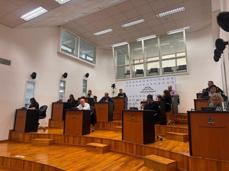 Reunión de concejales del PJ con el intendente Othar Macharashvili en su despacho