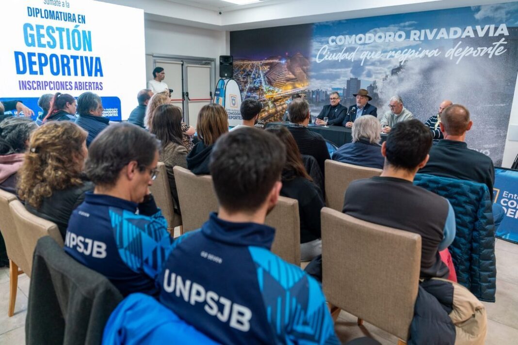 Presentación de la Diplomatura en Gestión Deportiva en el Hotel Deportivo de Comodoro Rivadavia