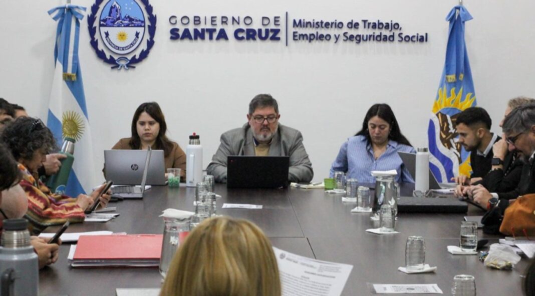 Trabajadores de la Salud en Santa Cruz tras anuncio de mejora salarial