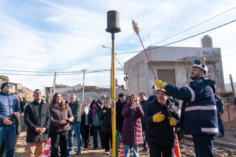 Inauguración de la red de gas en barrio Abel Amaya