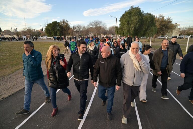 Inauguración de obra deportiva en Comodoro Rivadavia con el gobernador Ignacio Torres