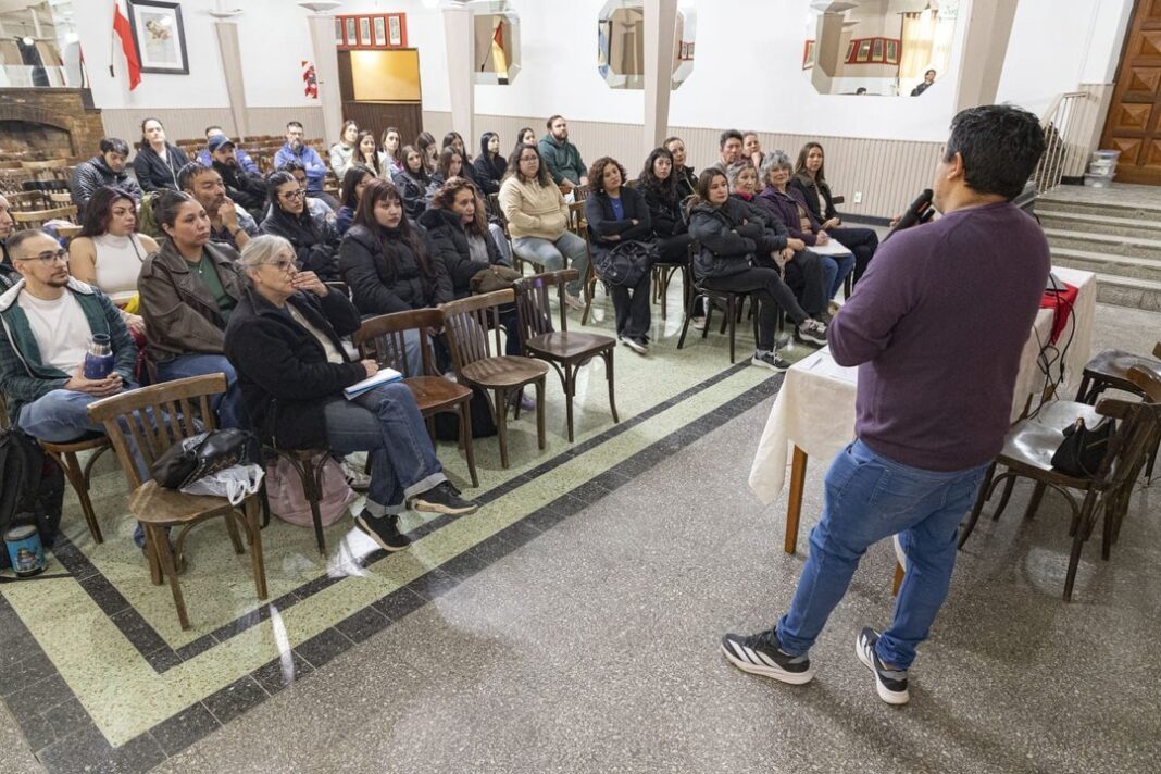 Capacitación en manipulación de alimentos a integrantes de colectividades extranjeras