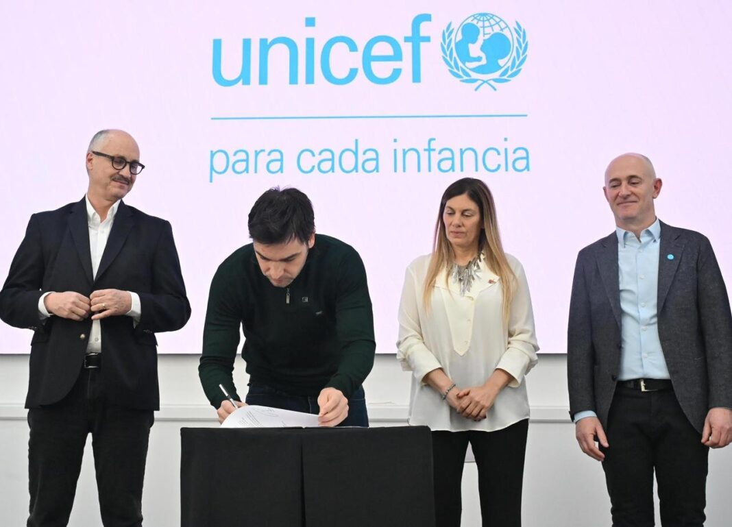 Mapa de la provincia de Chubut con indicadores de niñez, salud y educación
