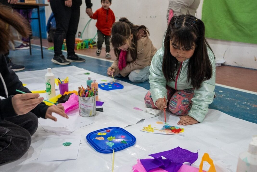 Conferencia de presentación de actividades por el Día de las Infancias en Comodoro Rivadavia