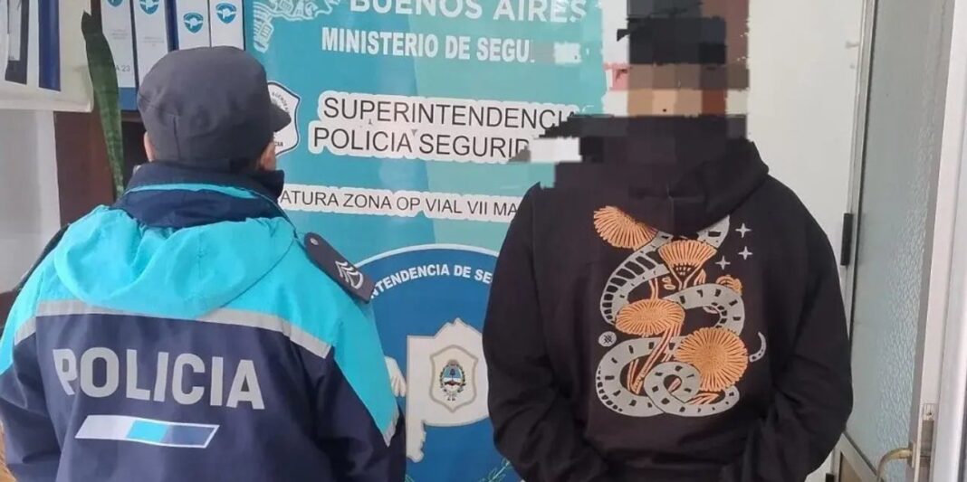Control policial en la Ruta 88 con un vehículo Volkswagen Vento