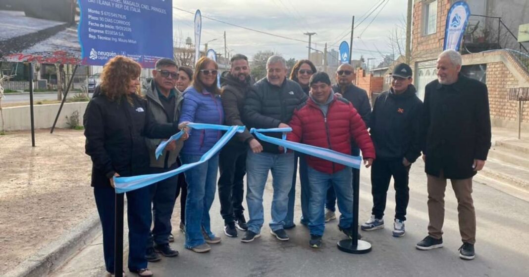 Obra de asfalto en el barrio Islas Malvinas de Neuquén