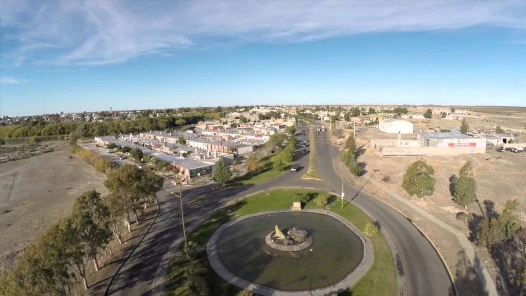 Obra vial del nuevo puente sobre el río Chubut en Rawson