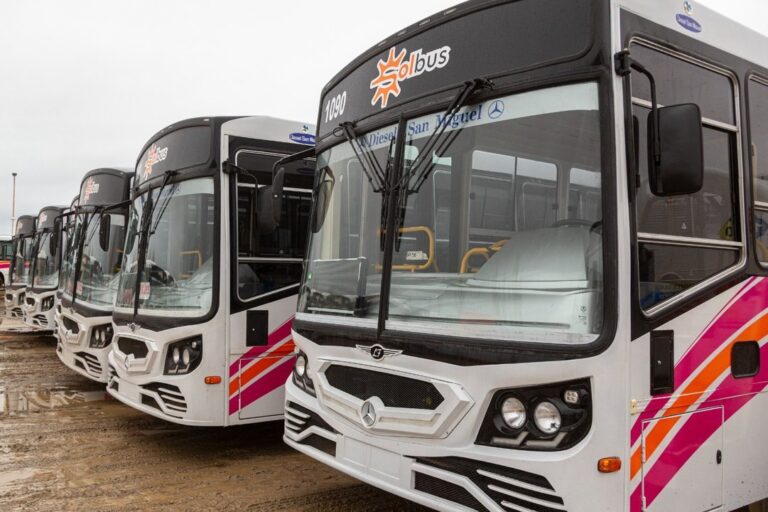 Colectivo de Solbus en la ciudad de Chubut