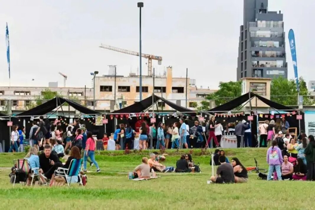 Feria Neuquén Emprende en el Parque Jaime de Nevares