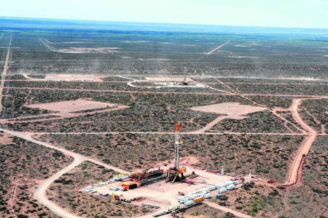 Mapa de la cuenca de Vaca Muerta con áreas licitadas