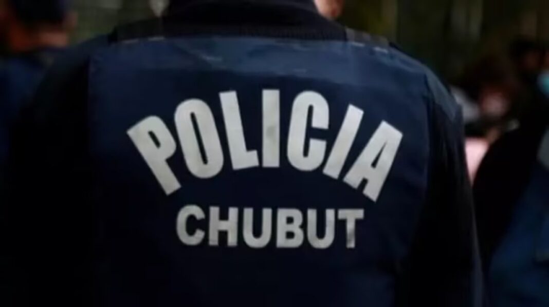 Uniforme policial con chaleco balístico