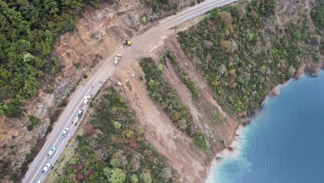 Ruta 40 en Siete Lagos tras el derrumbe