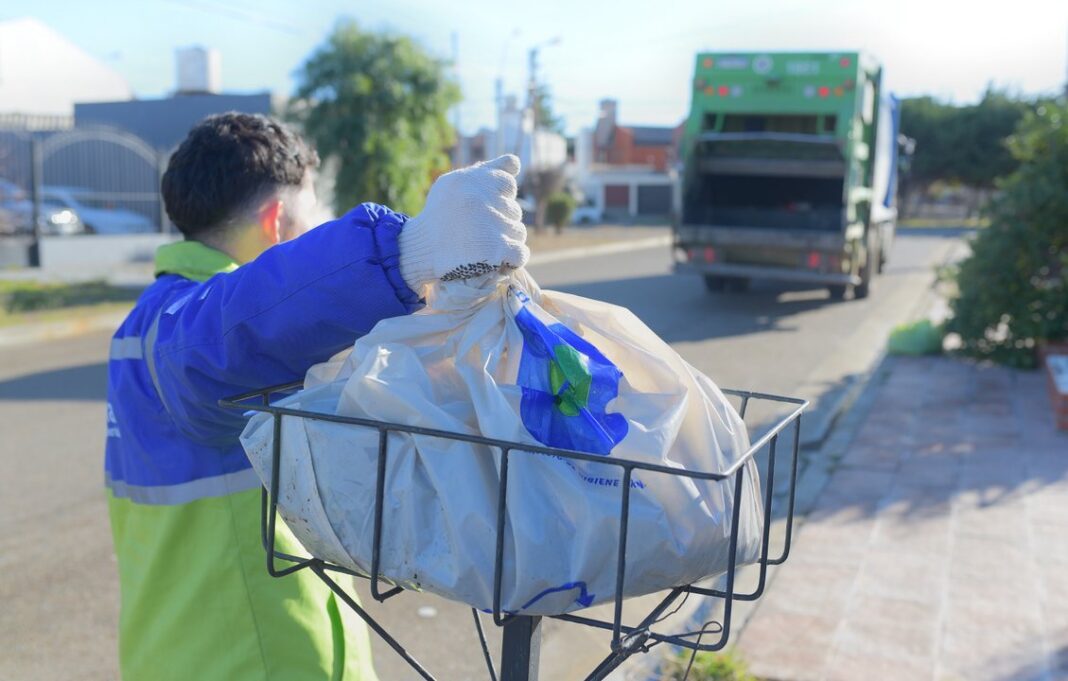 Camión de recolección de residuos de Urbana Higiene Ambiental