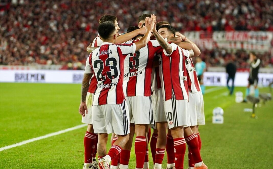 Estadio El Campín de Bogotá durante un partido de River Plate