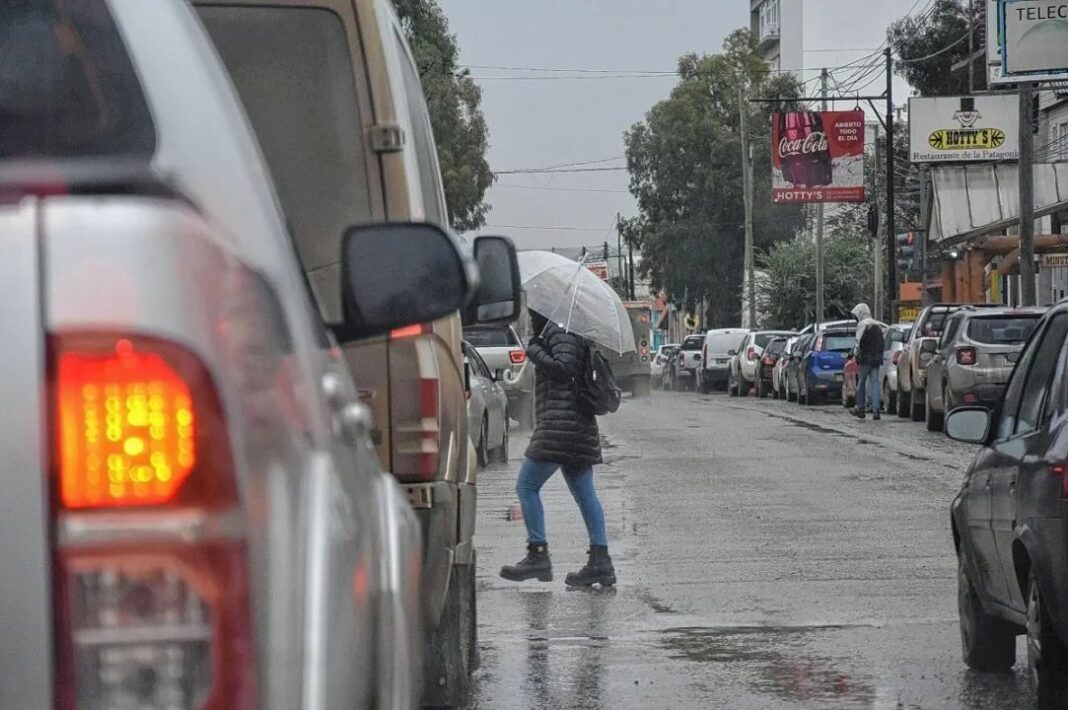 Cielo nublado con lluvia en Comodoro Rivadavia